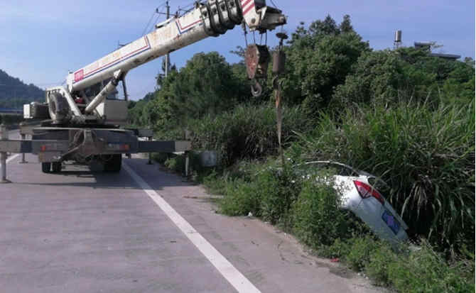 陵水重载吊车救援 陵水重载吊车救援